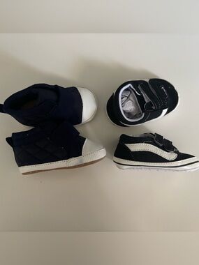 Old Navy Navy and Black Kids Sneakers Duo 3-6 months